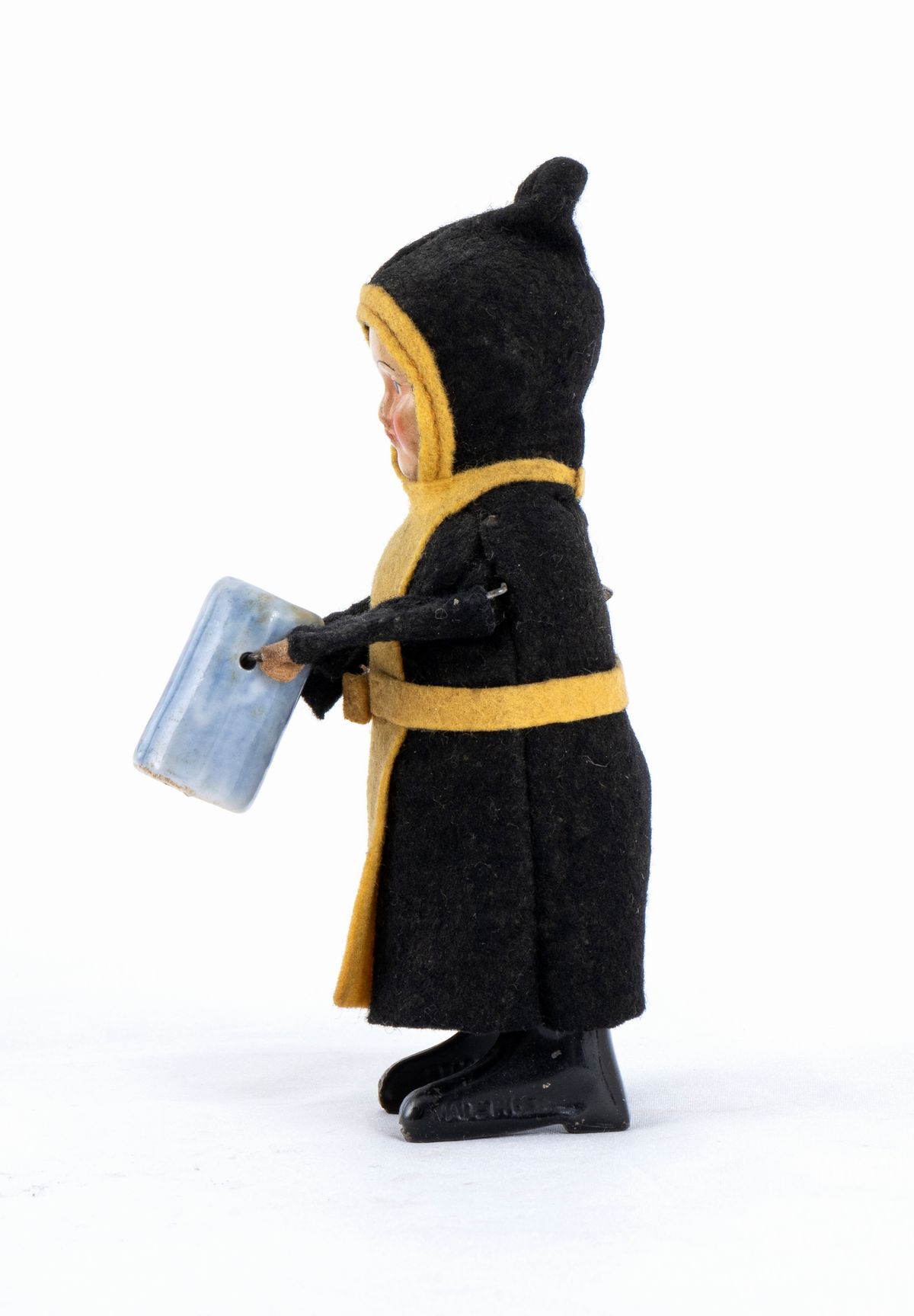 SCHUCO, Frate bevitore di birra