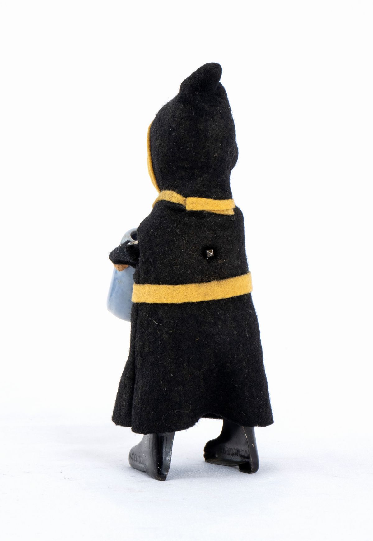 SCHUCO, Frate bevitore di birra