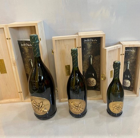 Berlucchi, Special Edition Arnaldo Pomodoro By Ziliani Cuvée Brut 1995