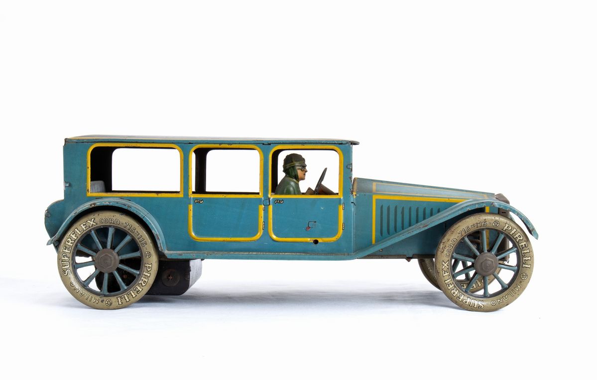 Alemanni, Auto Limousine 6 Luci Gigante