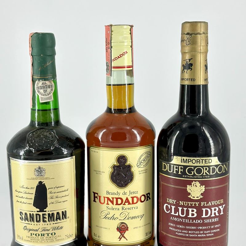 Sandeman Original Fine White Port, Duff Gordon Club Dry Sherry,fundator Solera Reserve Brandy De ...