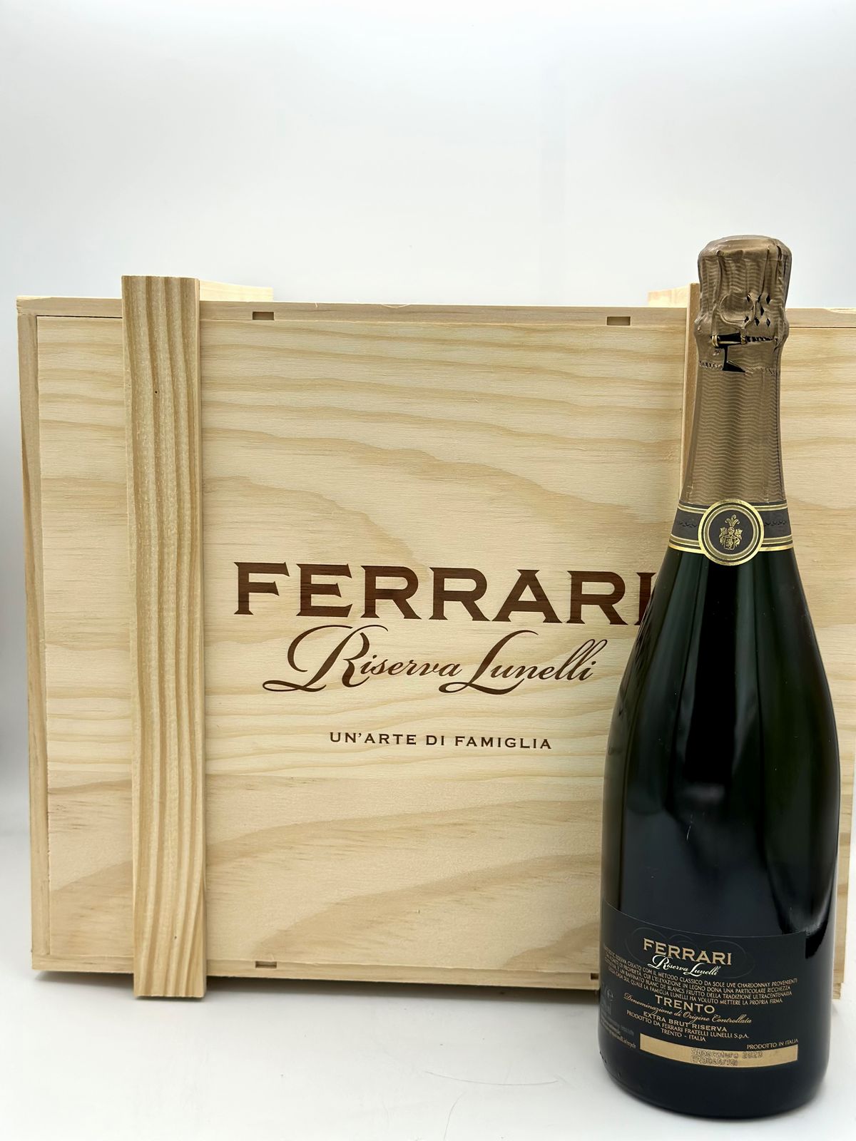 Fratelli Lunelli Ferrari, Riserva Lunellimetodo Classico Trento Doc
