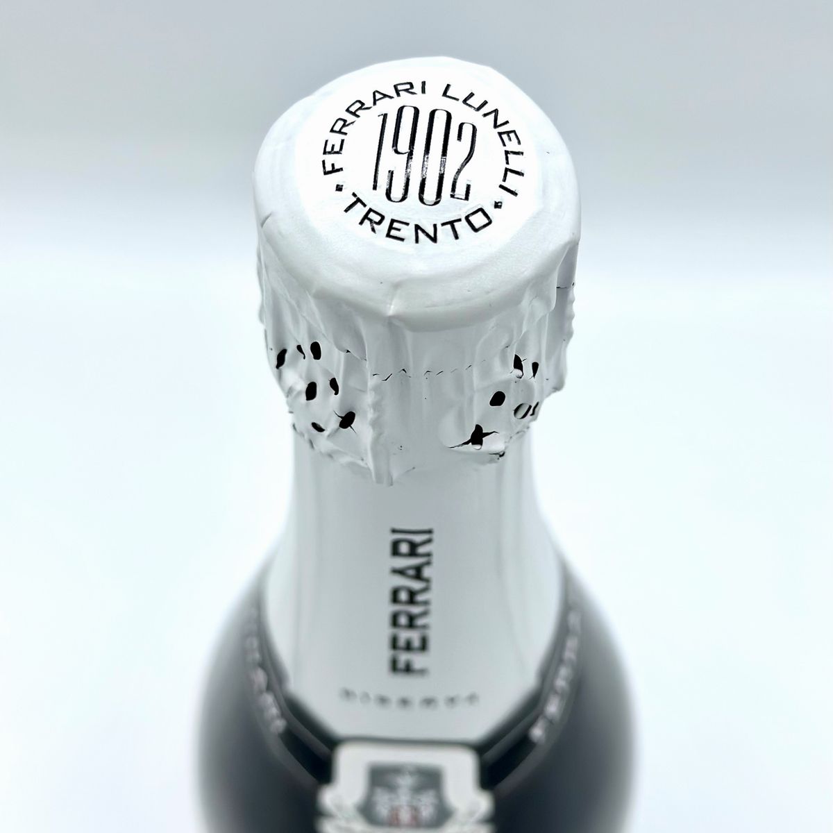 Fratelli Lunelli Ferrari, Perlé Rosé Riserva Trento Doc 2016 - Perlé Bianco Riserva Trento Doc 20...