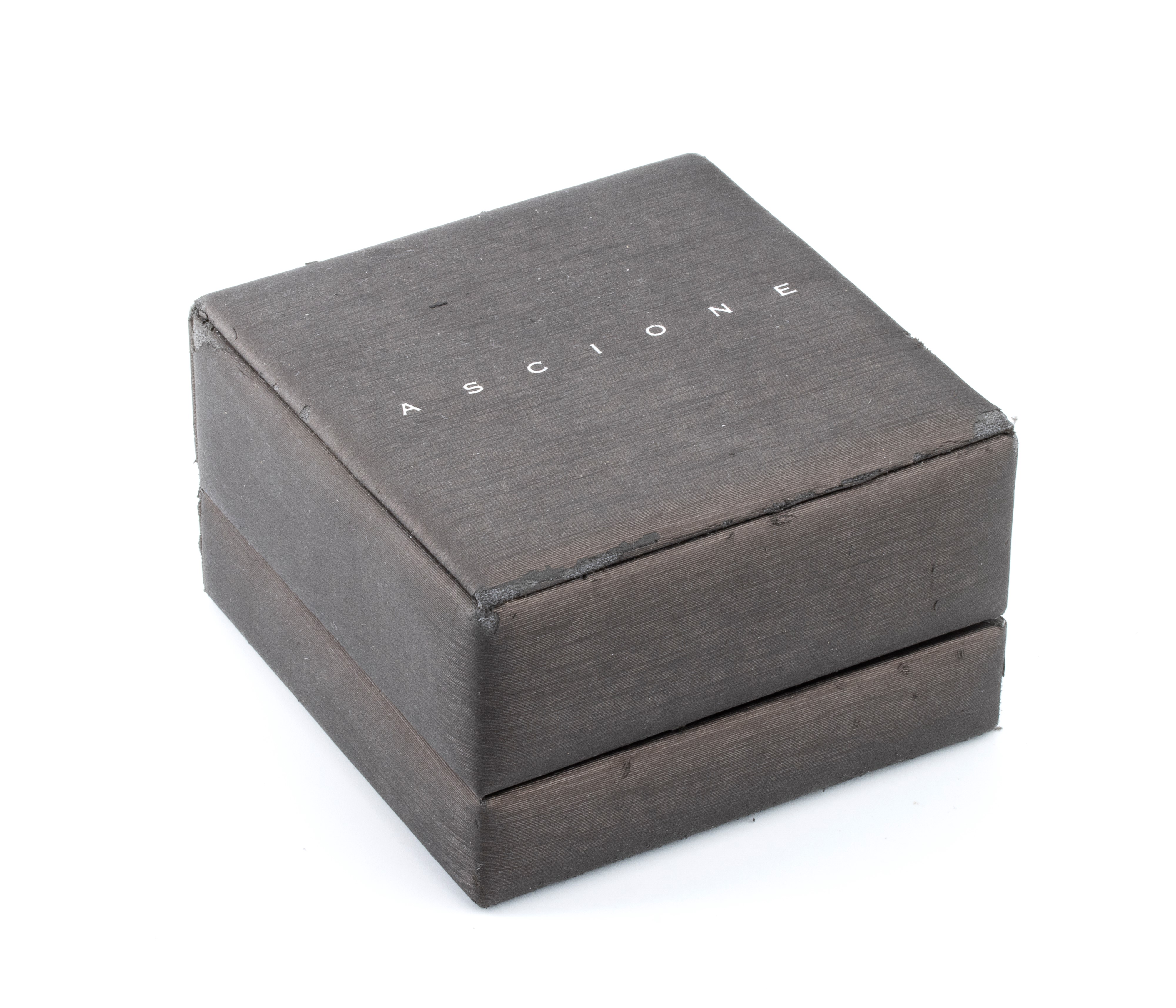 ASCIONE: spilla a forma di pesciolino in argento madreperla e corallo