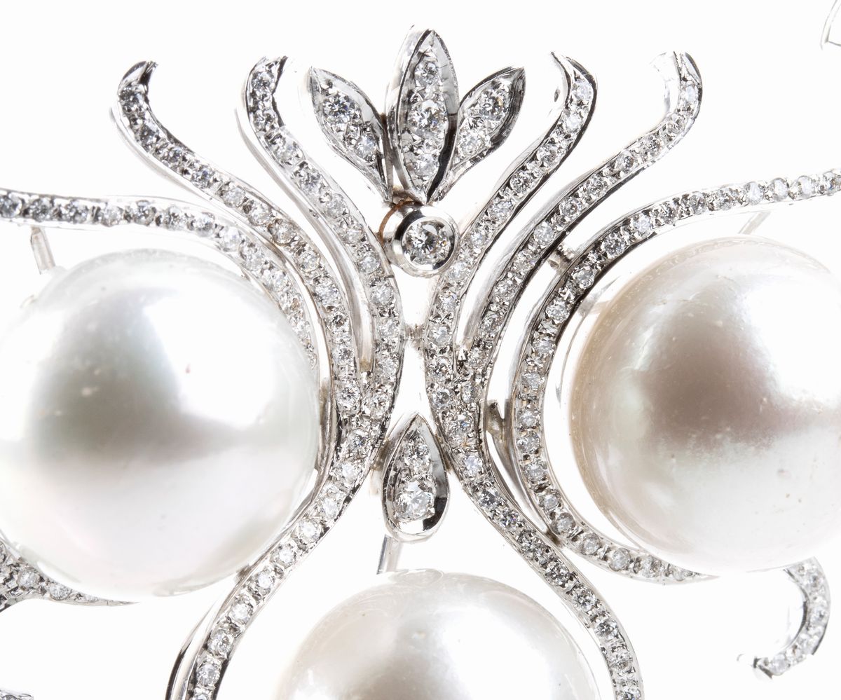 ASCIONE: collana in oro, perle astraliane e diamanti