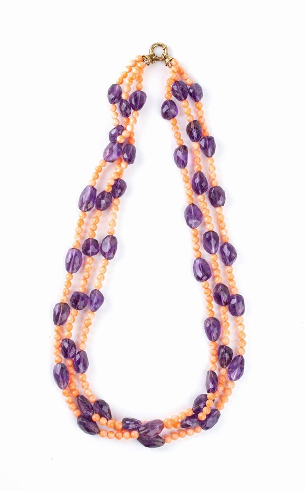 Coral and amethysts necklace