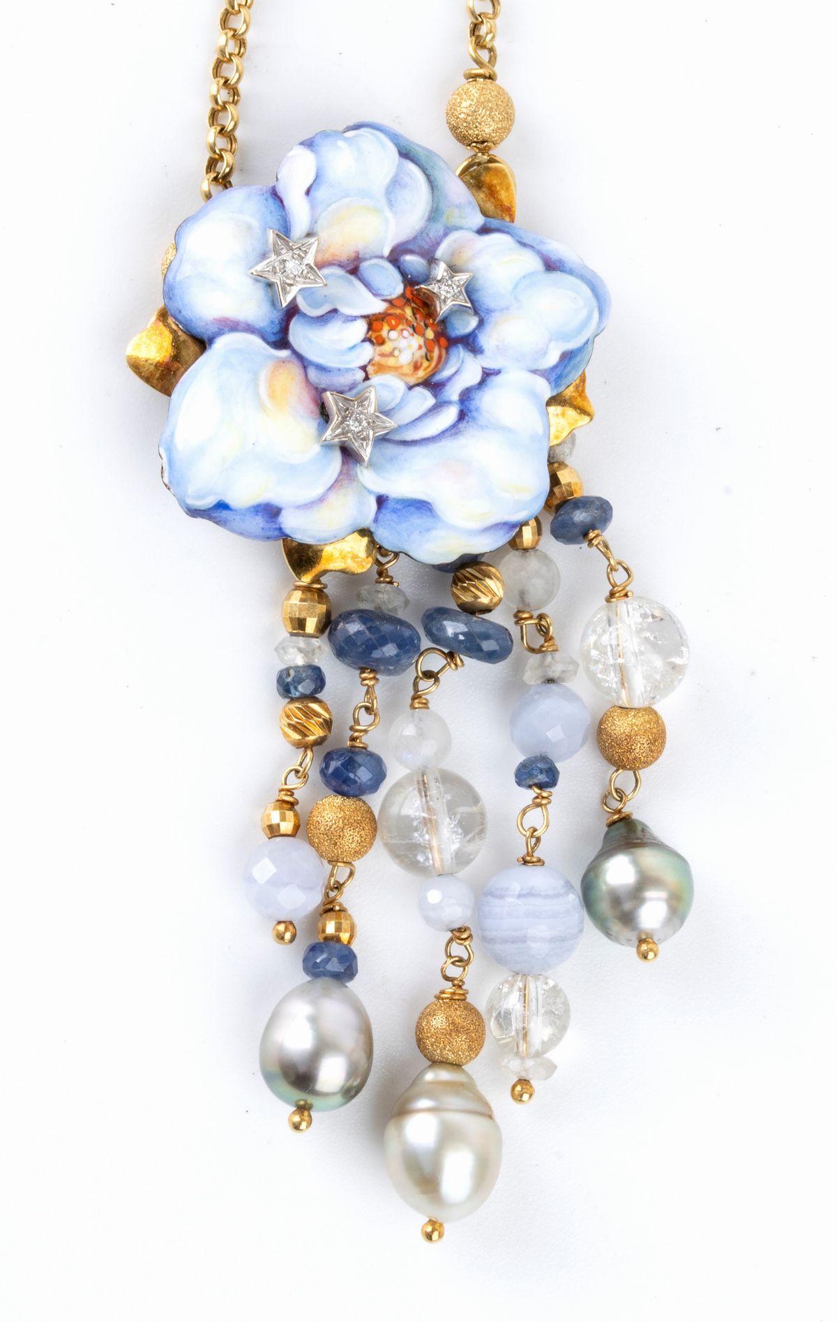 Collana con pendente - spilla a fiore in oro con smalti e diamanti