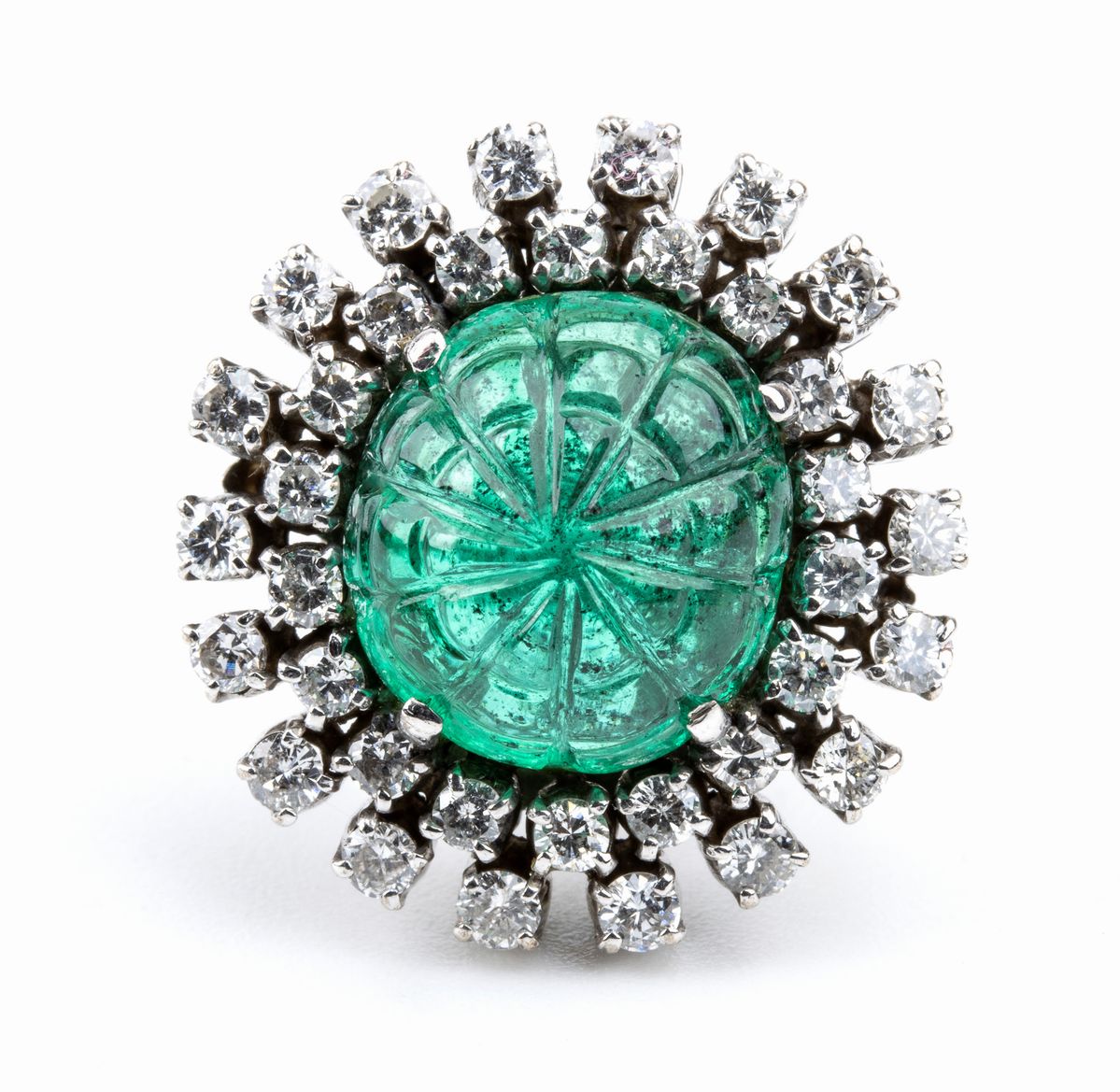 Anello in oro con smeraldo e diamanti