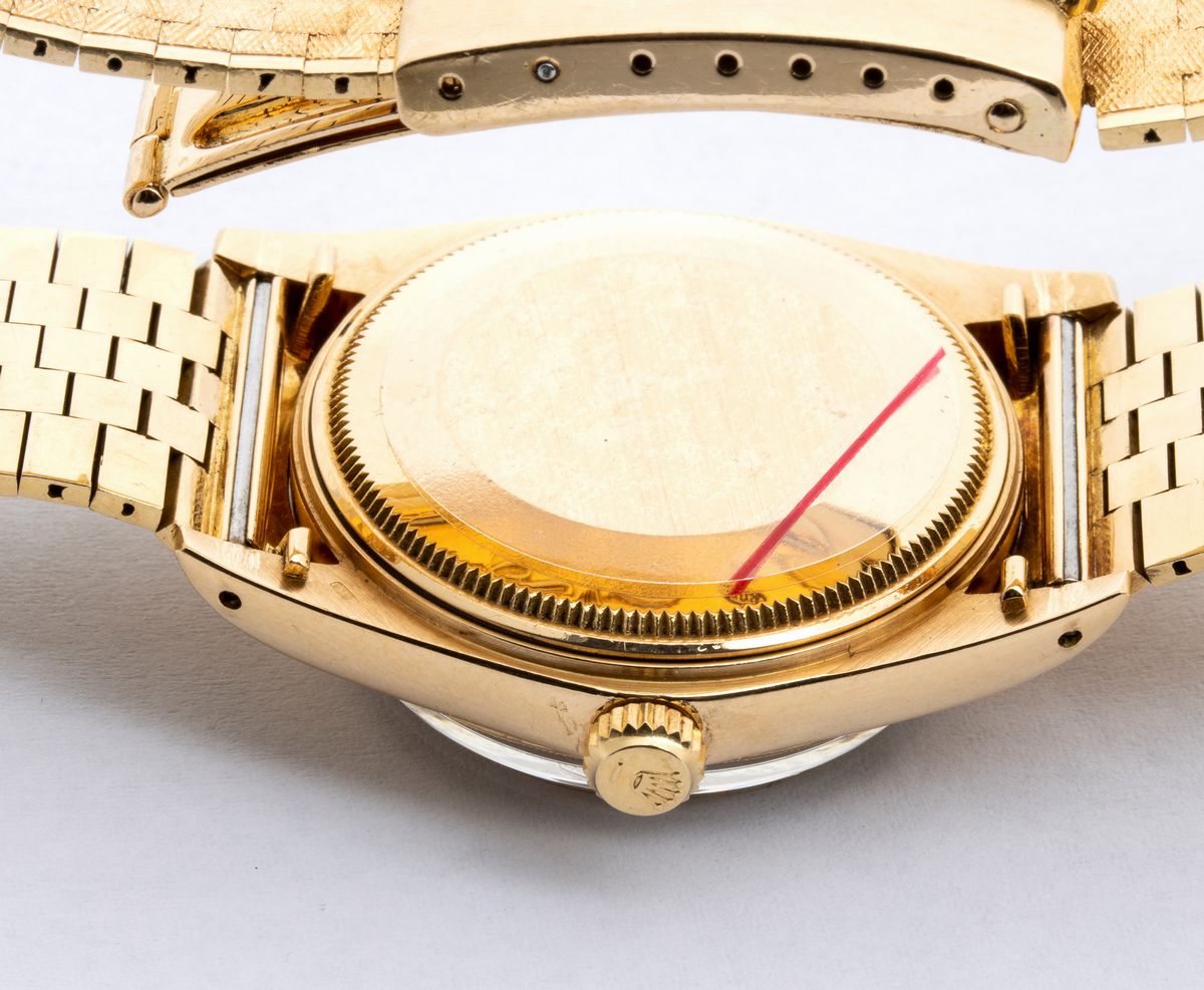 Rolex Date: Raro Orologio da Polso in Oro 18k Serie Corteccia Ref. 1502, 1963