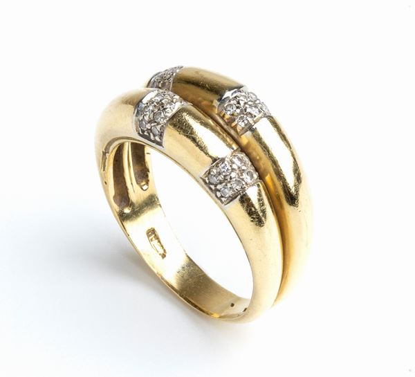 Gold ring with diamonds