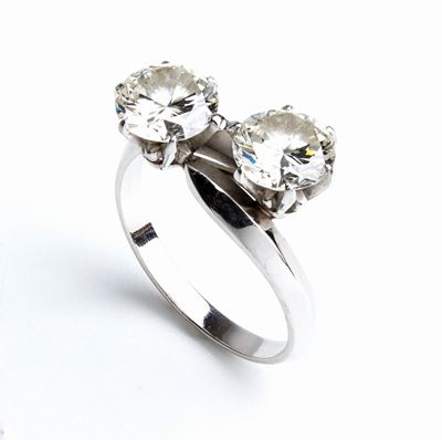 Anello Contrarie' in Oro e Diamanti