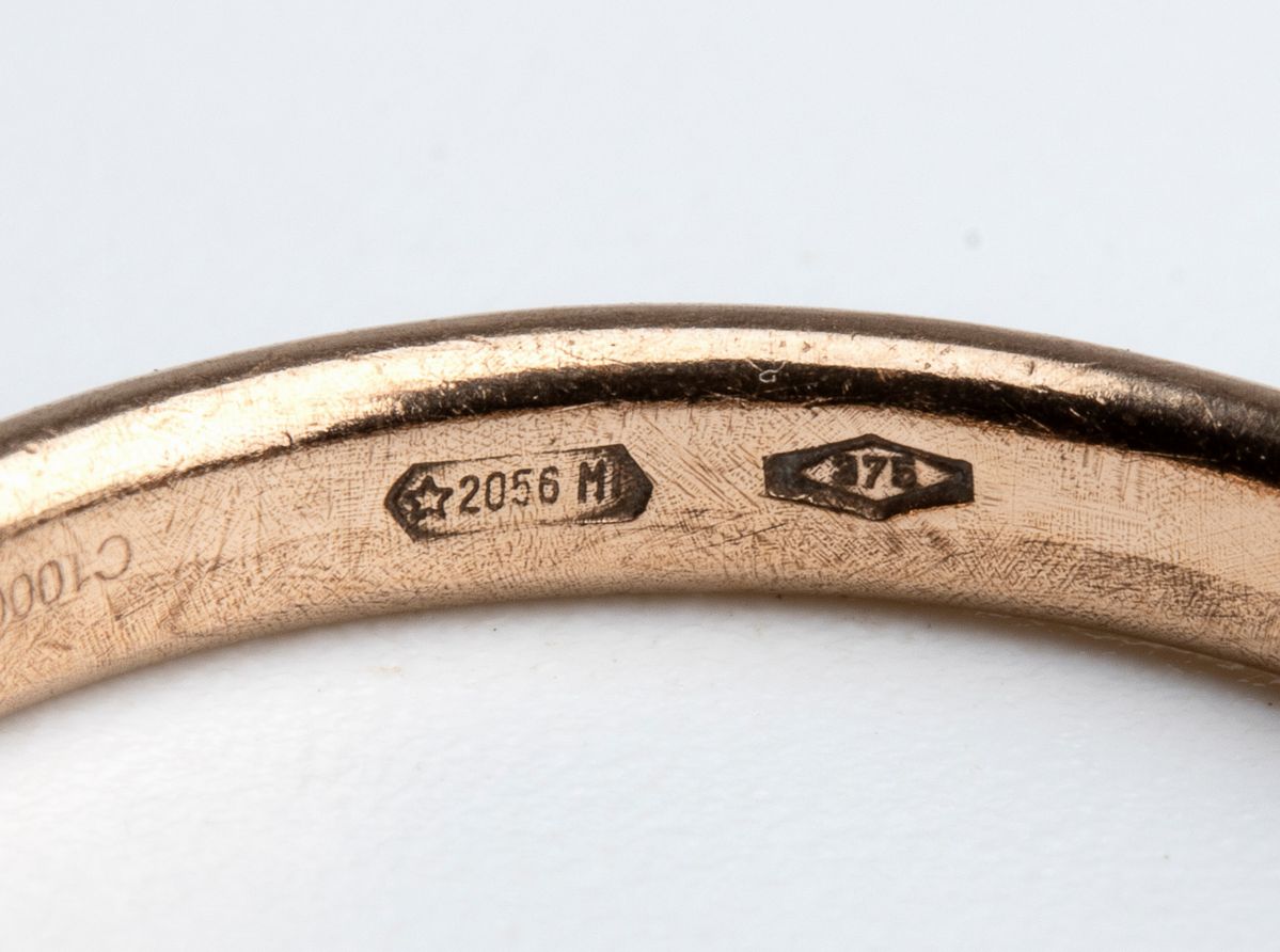 POMELLATO, collezione Dodo: Anello in oro rosa con due pendenti a forma di cuore con diamanti