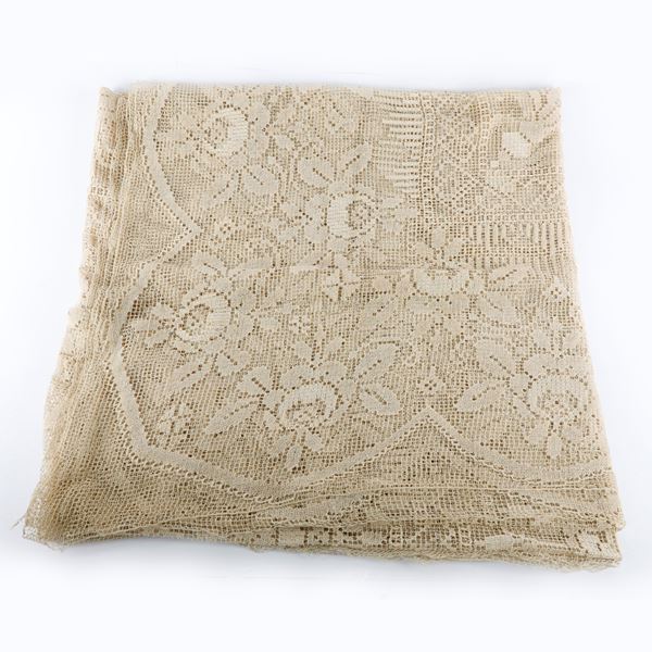 Cotton tablecloth embroidered with flowers  (first half of the 20th century)  - Auction Smart Auction: furniture, paintings, sculptures, silver and more at affordable prices - Bertolami Fine Art - Casa d'Aste