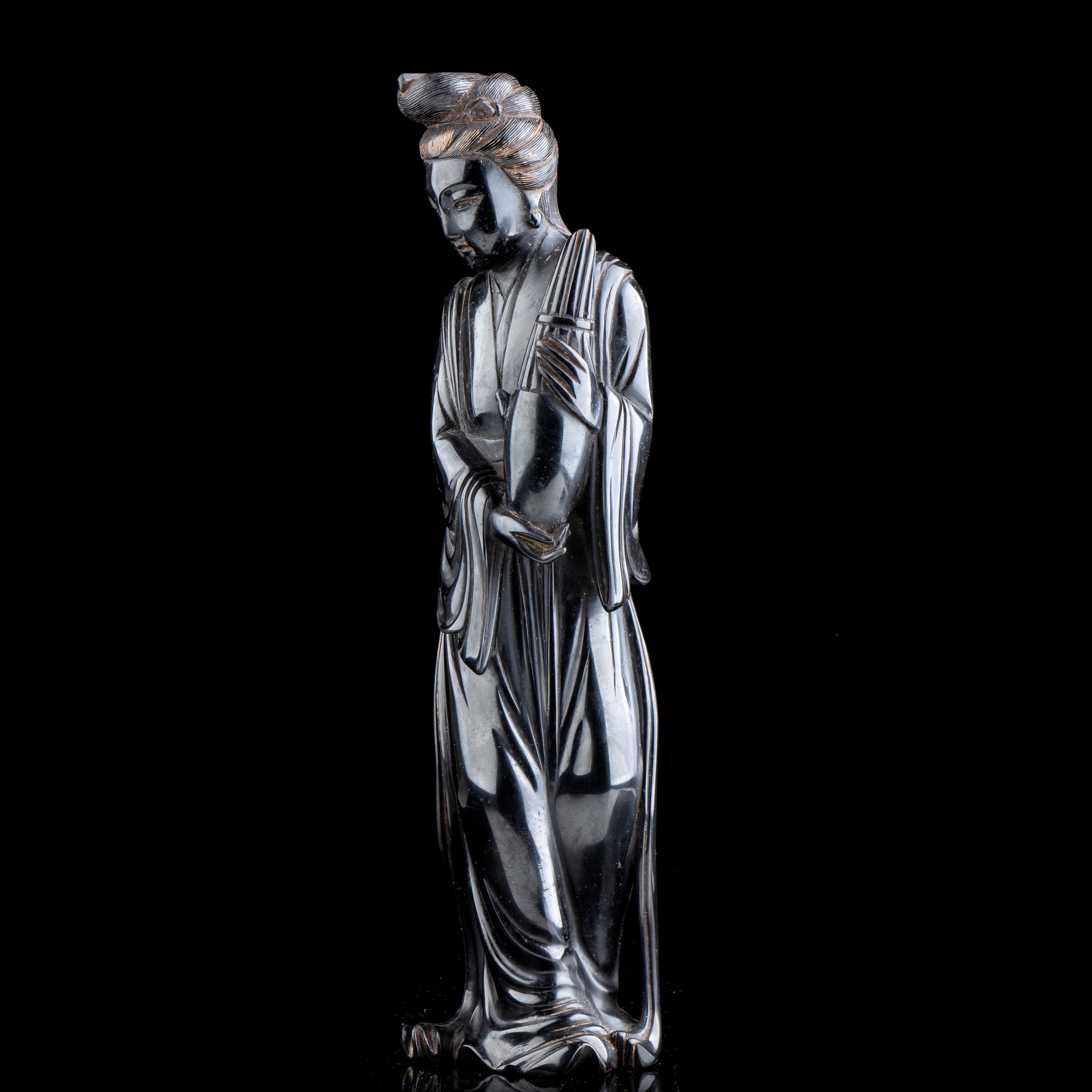 Figura Femminile in Legno