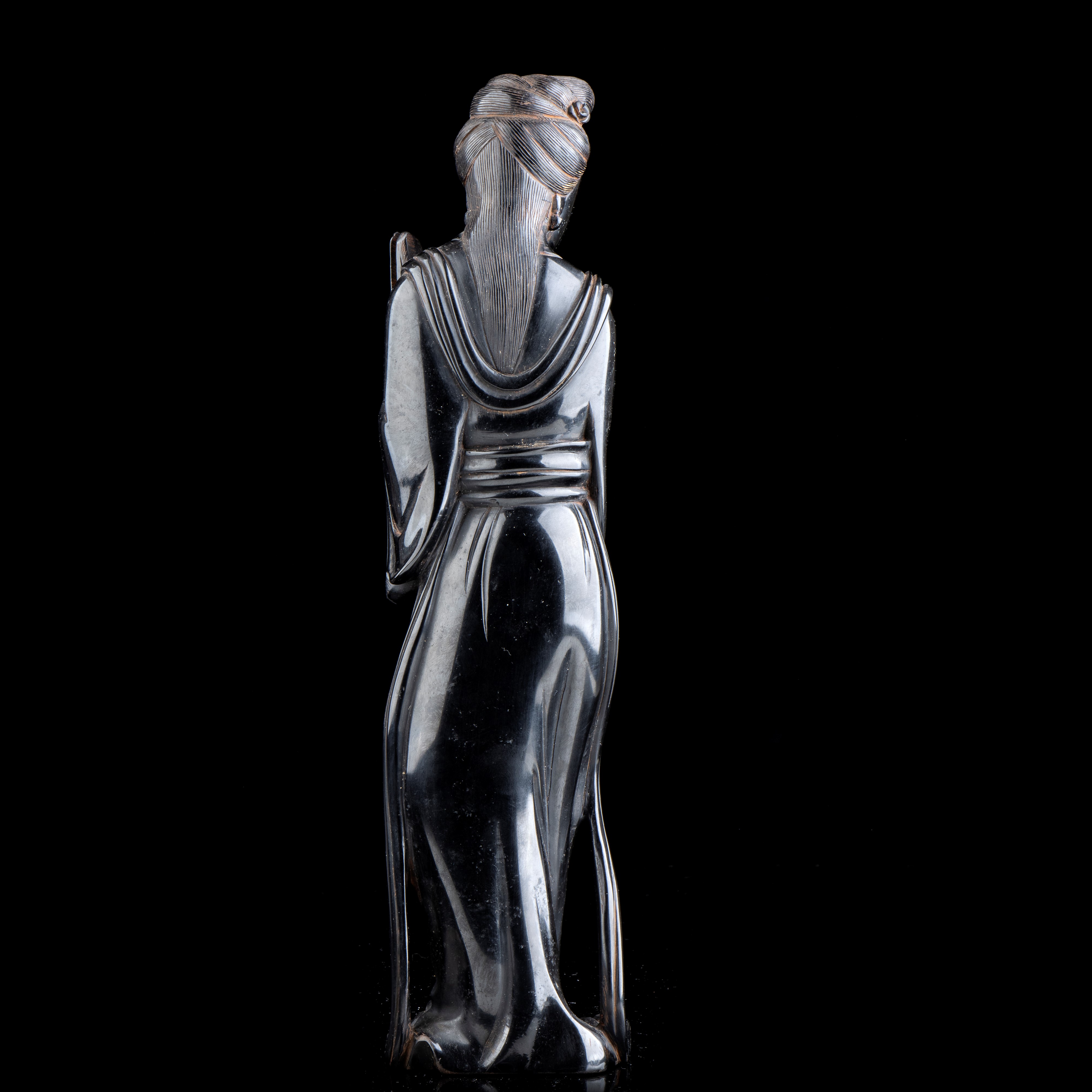 Figura Femminile in Legno