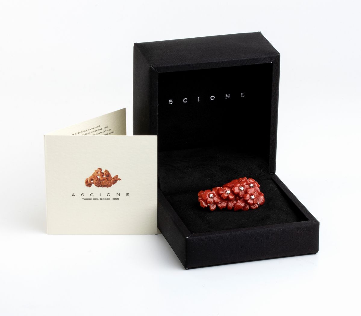 ASCIONE: spilla in oro con fiori in corallo Cerasuolo e diamanti
