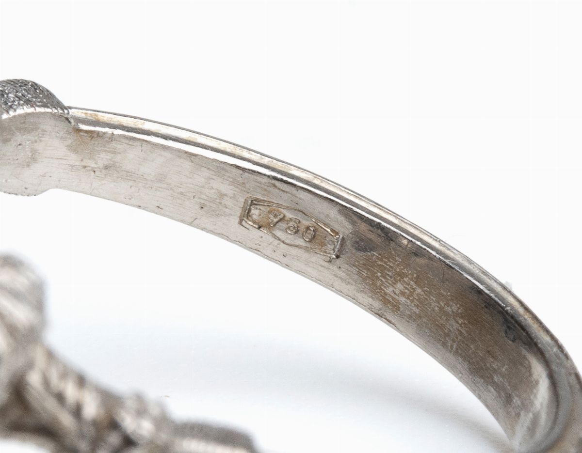 Anello in oro con diamante centrale circa 1.70 ct