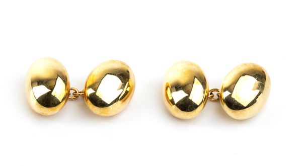 FARAONE: a pair of gold cufflinks