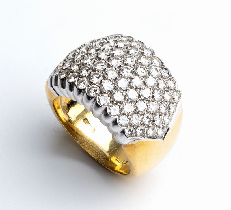 Anello in oro con pavé di diamanti