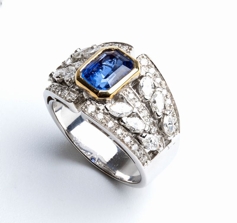 Anello a Fascia in Oro con Zaffiro e Diamanti