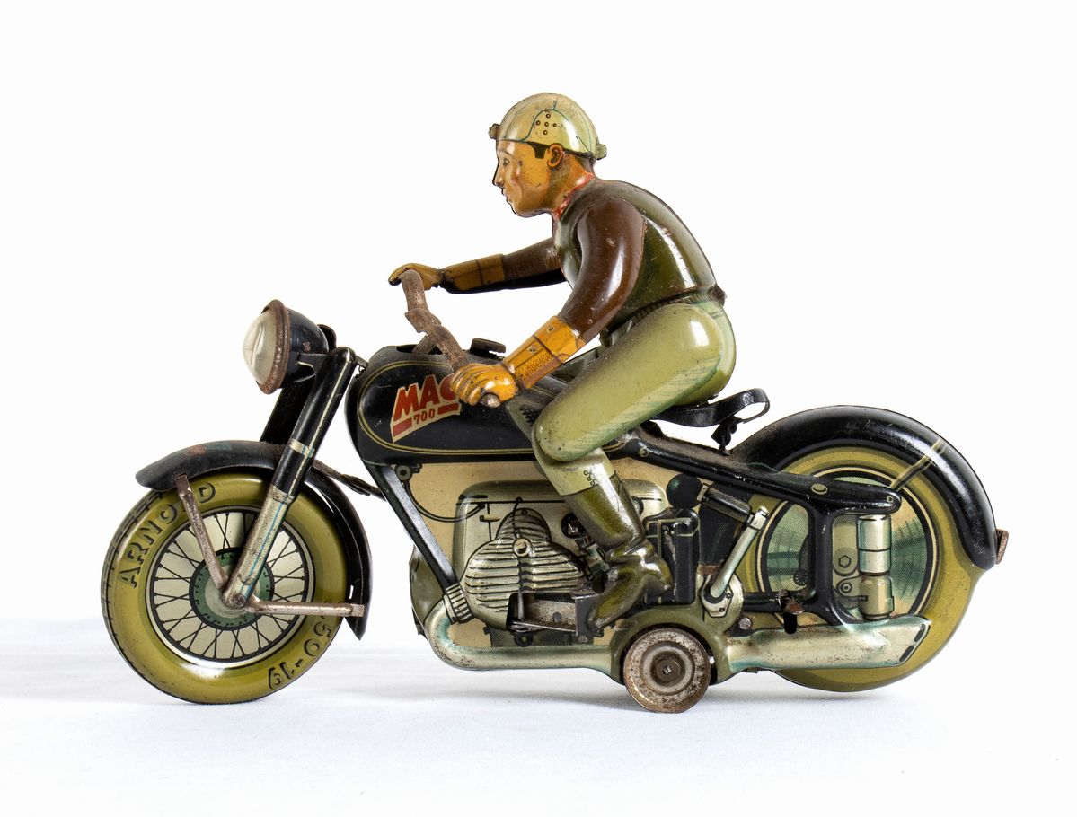 Arnold Mac700 Motocicletta