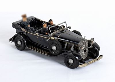 Tipp & Co , Mercedes Benz Nera di Hitler