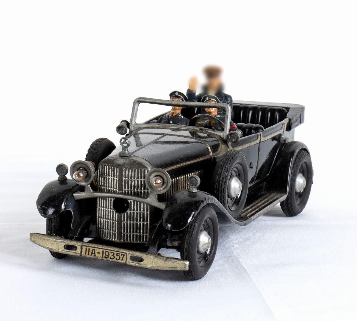 Tipp & Co , Mercedes Benz Nera di Hitler
