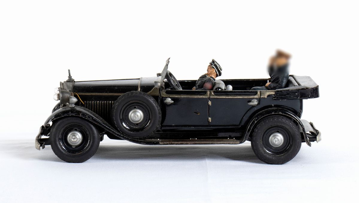 Tipp & Co , Mercedes Benz Nera di Hitler