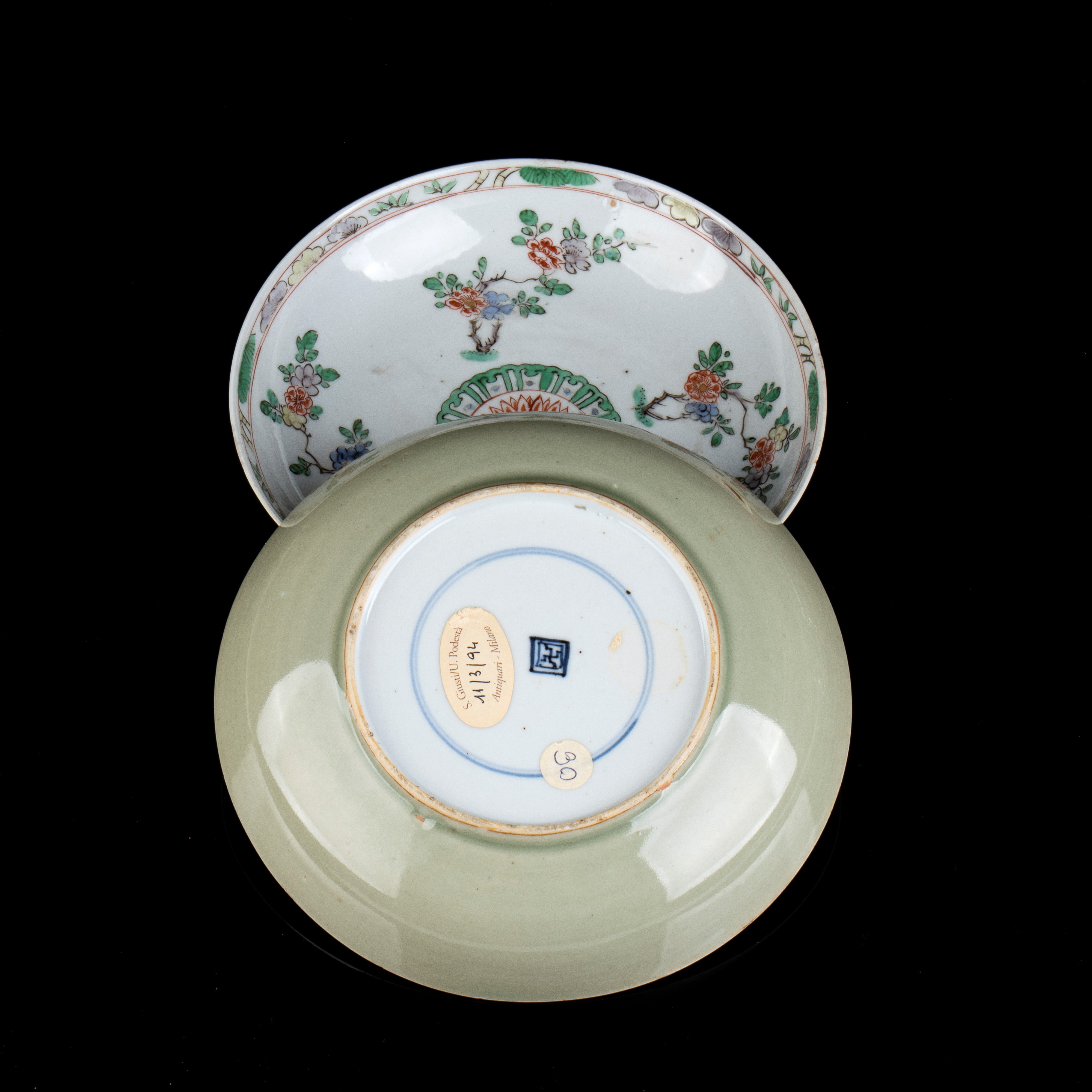 COPPIA DI PICCOLI PIATTI IN PORCELLANA 'FAMIGLIA VERDE'