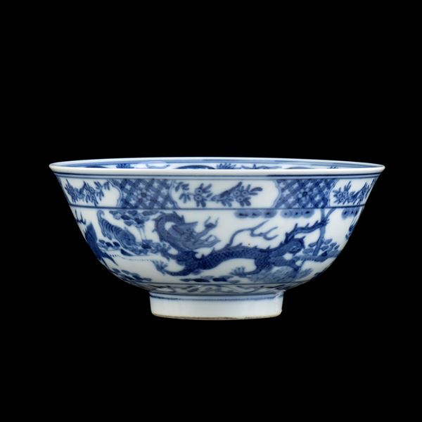A 'BLUE AND WHITE' PORCELAIN 'DRAGON' BOWL