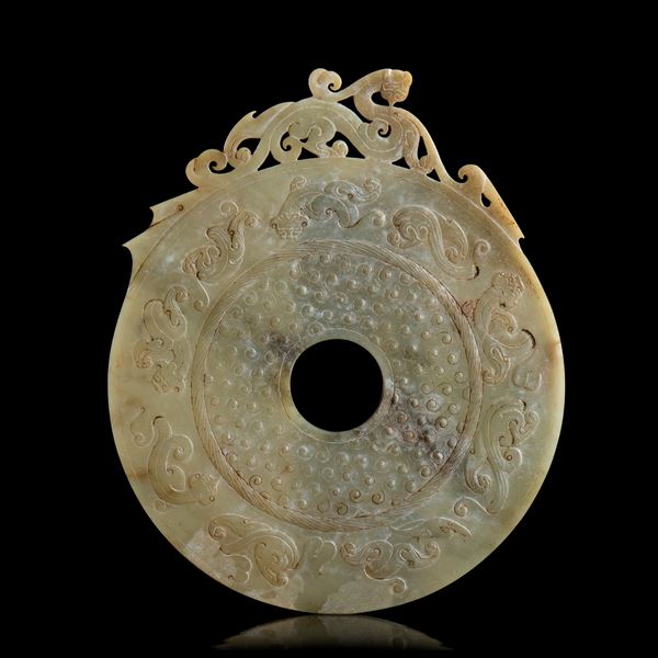 A JADE ARCHAIC STYLE BI DISC 
