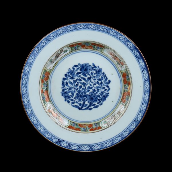 A 'FAMILLE VERTE' PORCELAIN DISH