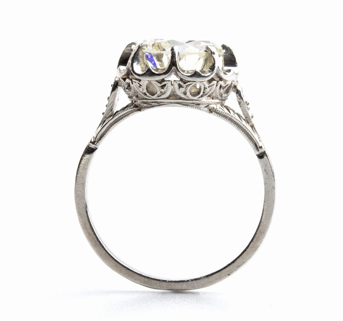 Anello solitario in oro con diamante centrale circa 2.20 ct