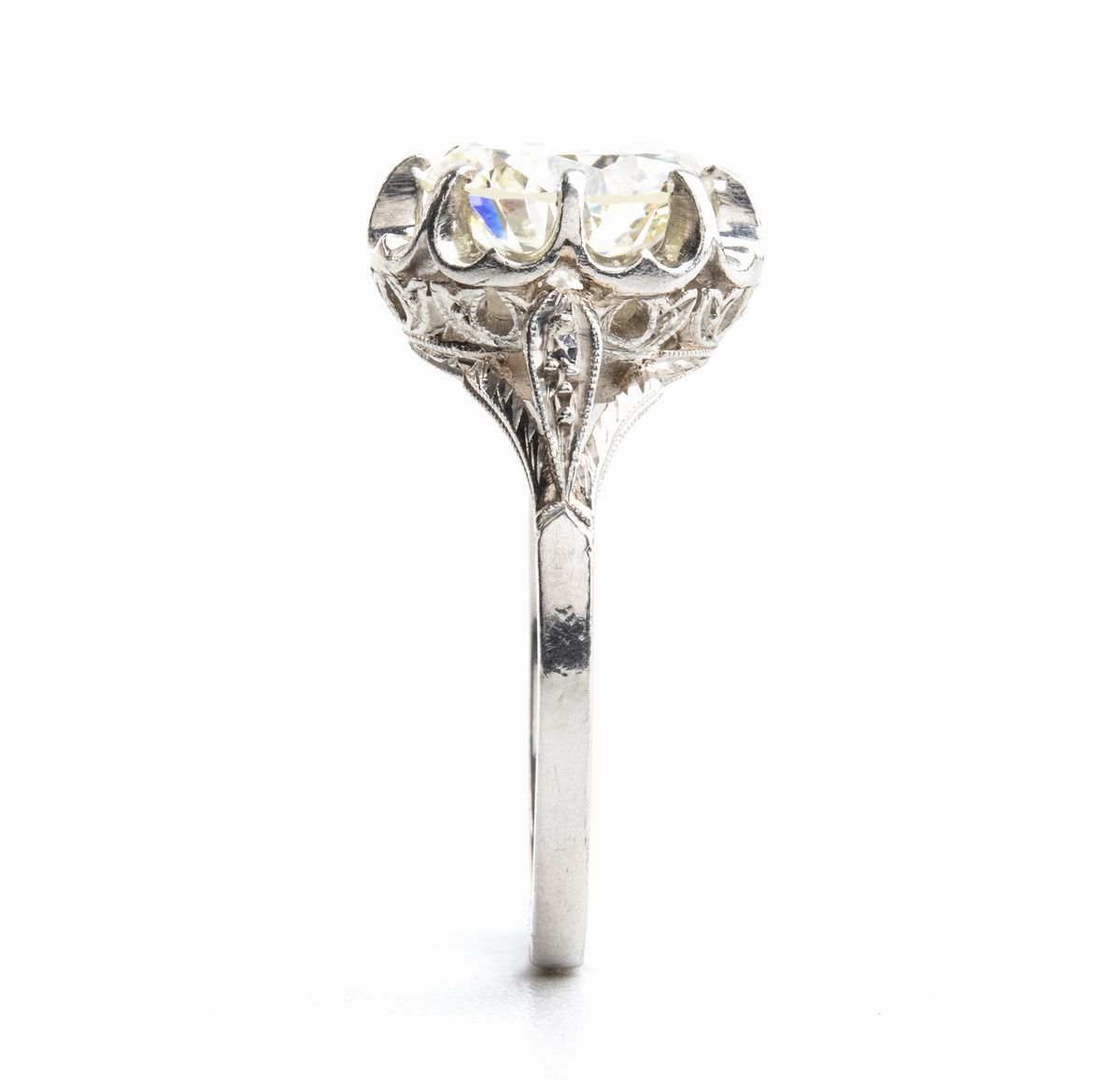 Anello solitario in oro con diamante centrale circa 2.20 ct