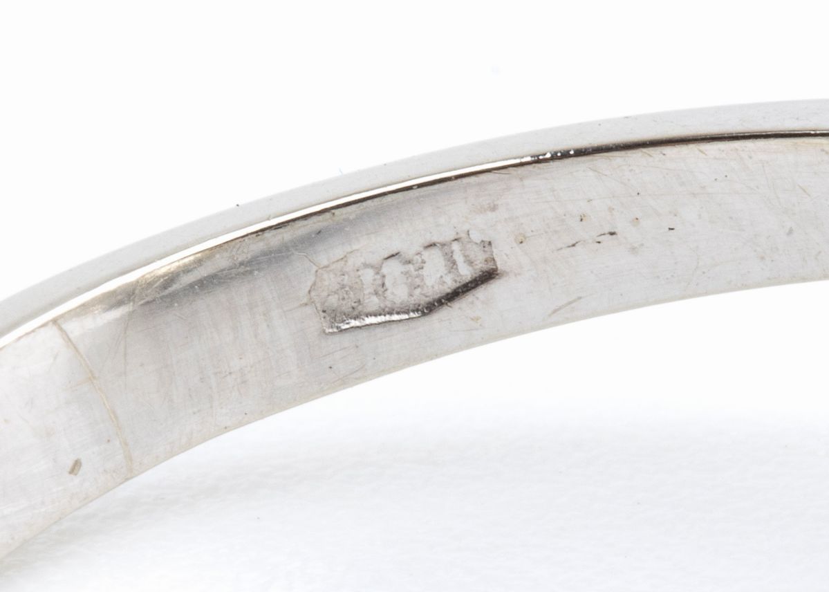 Anello solitario in oro con diamante centrale circa 4.85 ct