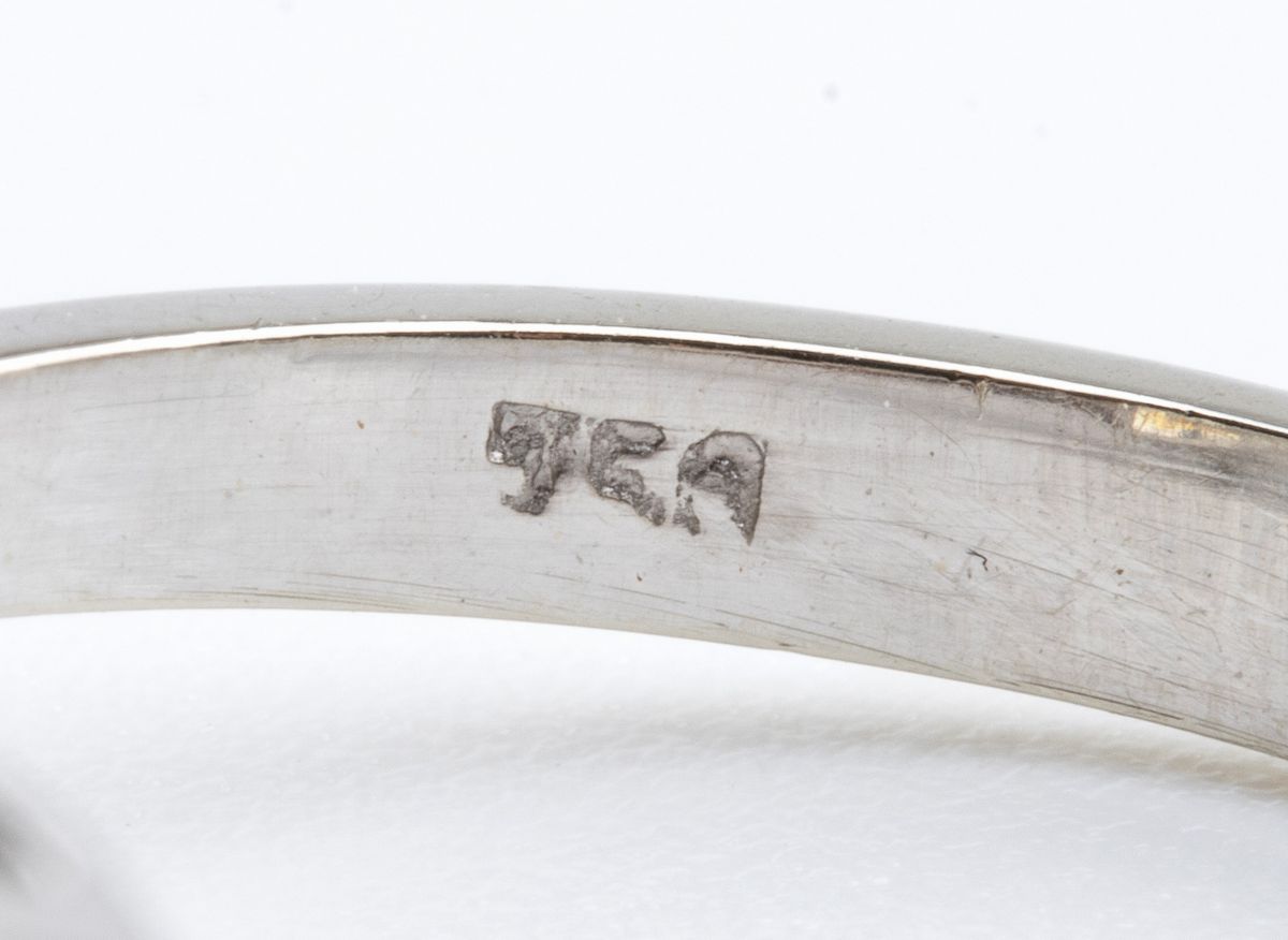 Anello solitario in oro con diamante centrale circa 4.85 ct