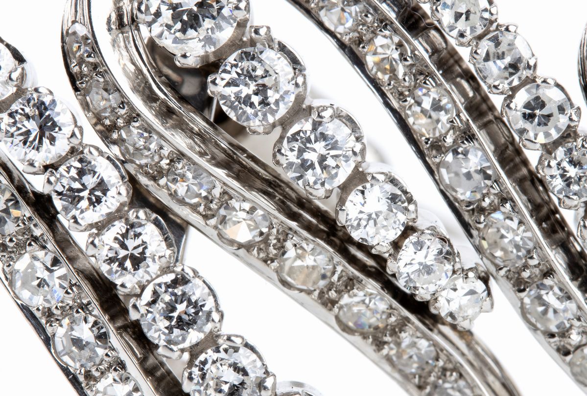 Spilla in oro con diamanti