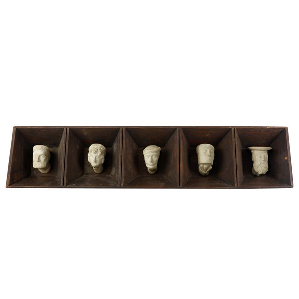 Serie di profili in materiale ceramico  (prima metà XX secolo)  - Asta Smart Auction: arredo, dipinti, sculture, argenti e altro a prezzi vantaggiosi - Bertolami Fine Art - Casa d'Aste