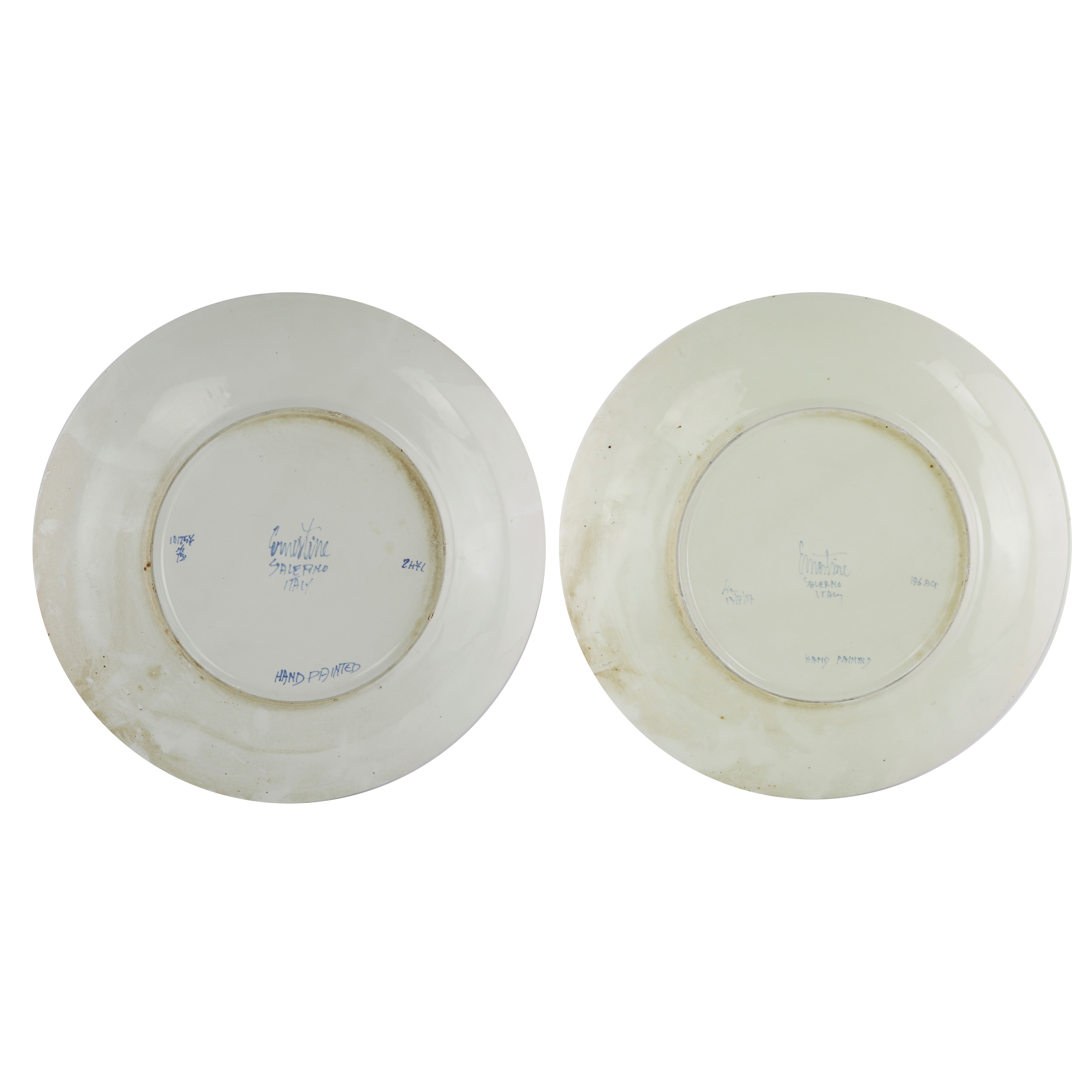 Coppia di Piatti in Ceramica Bianca con Decoro Floreale