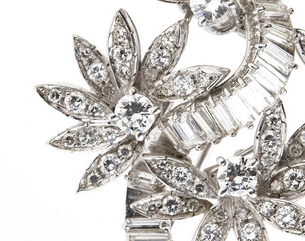 Diamond Floral Motif Brooch (Platinum)