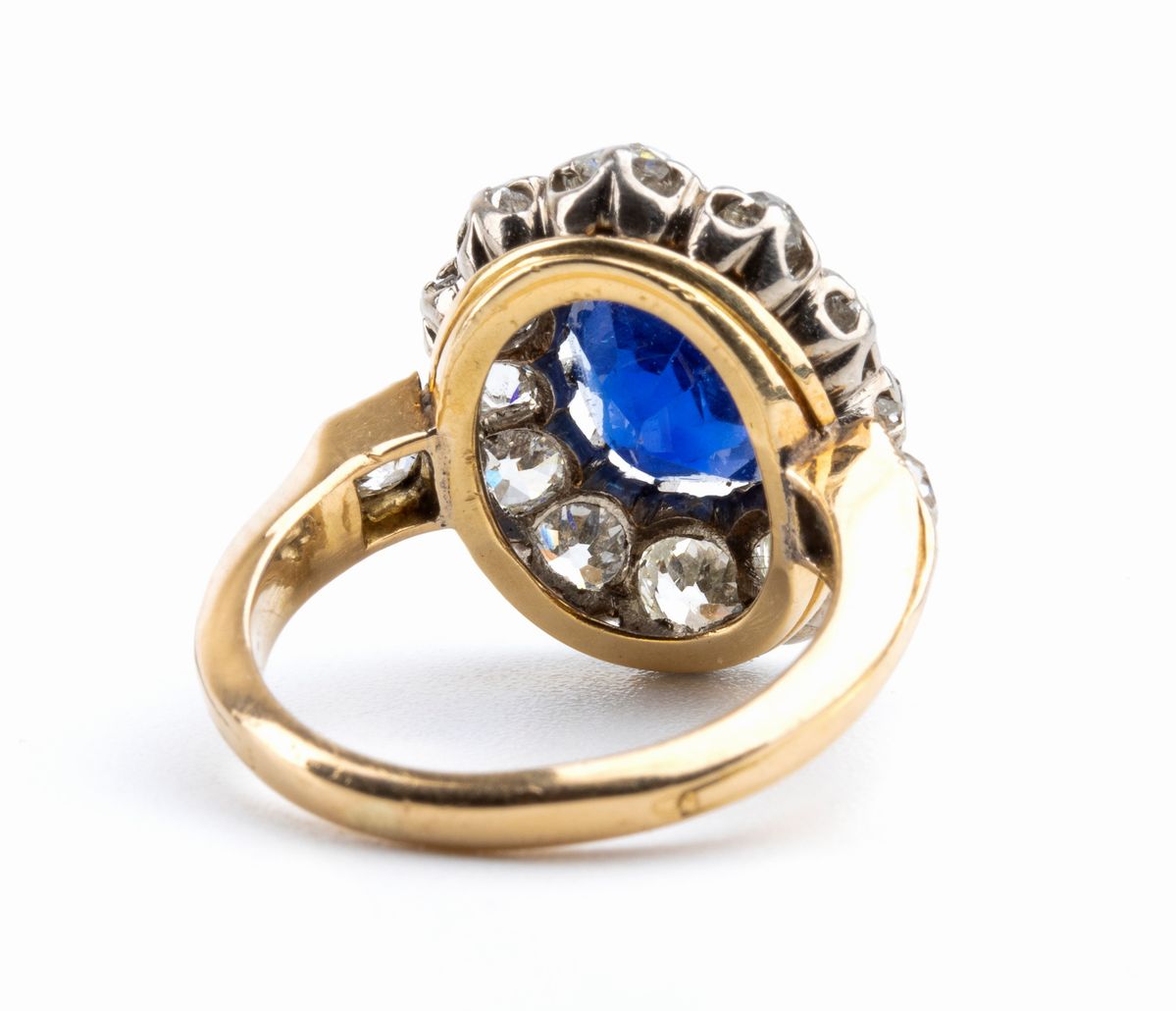 Anello in Oro con Zaffiro Burma e Diamanti