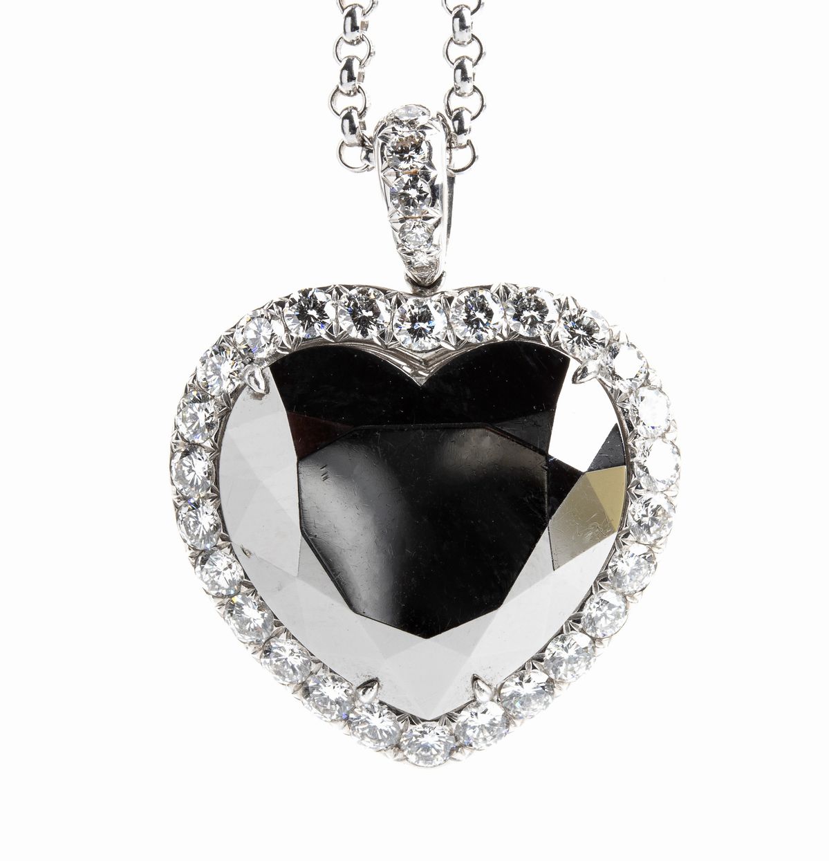 CHOPARD, collezione Happy Hearts: girocollo con pendente in oro e diamanti.