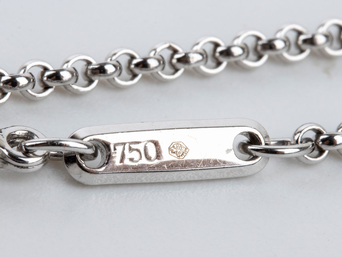 CHOPARD, collezione Happy Hearts: girocollo con pendente in oro e diamanti.