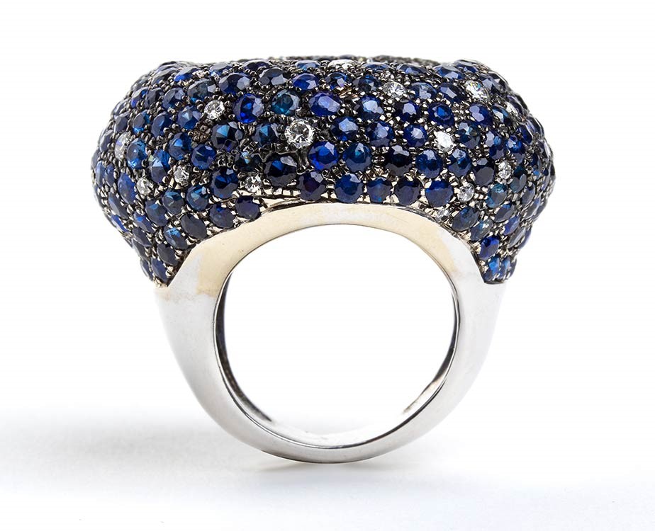 Anello a fascia in oro e topazio, zaffiri e diamanti