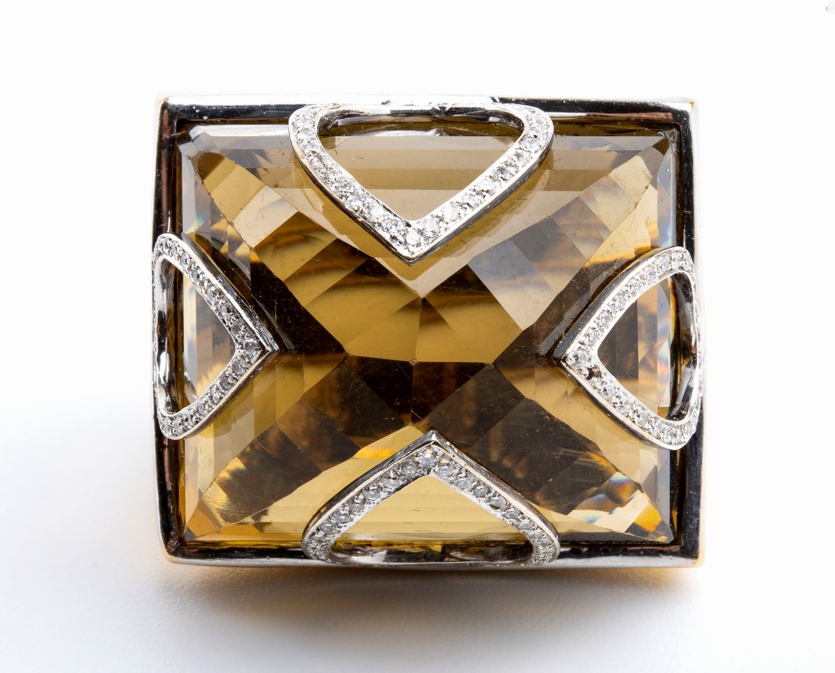 Anello con quarzo verde e diamanti