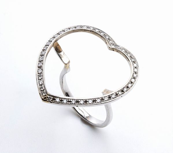Gold white ring with diamonds