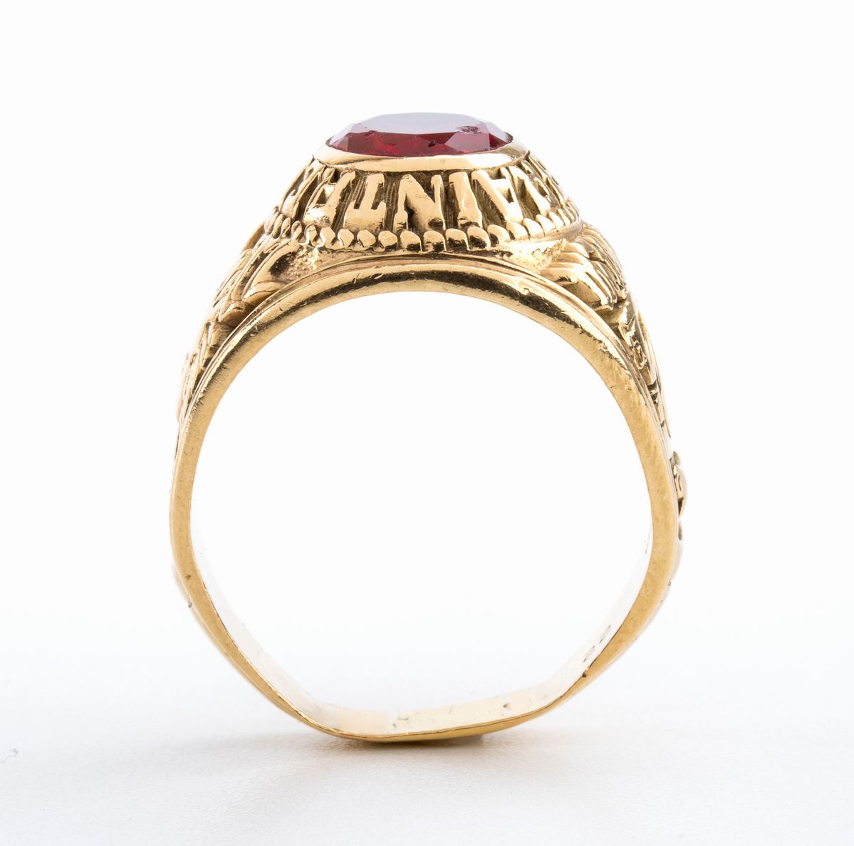 Anello in Oro con Pietra Rossa