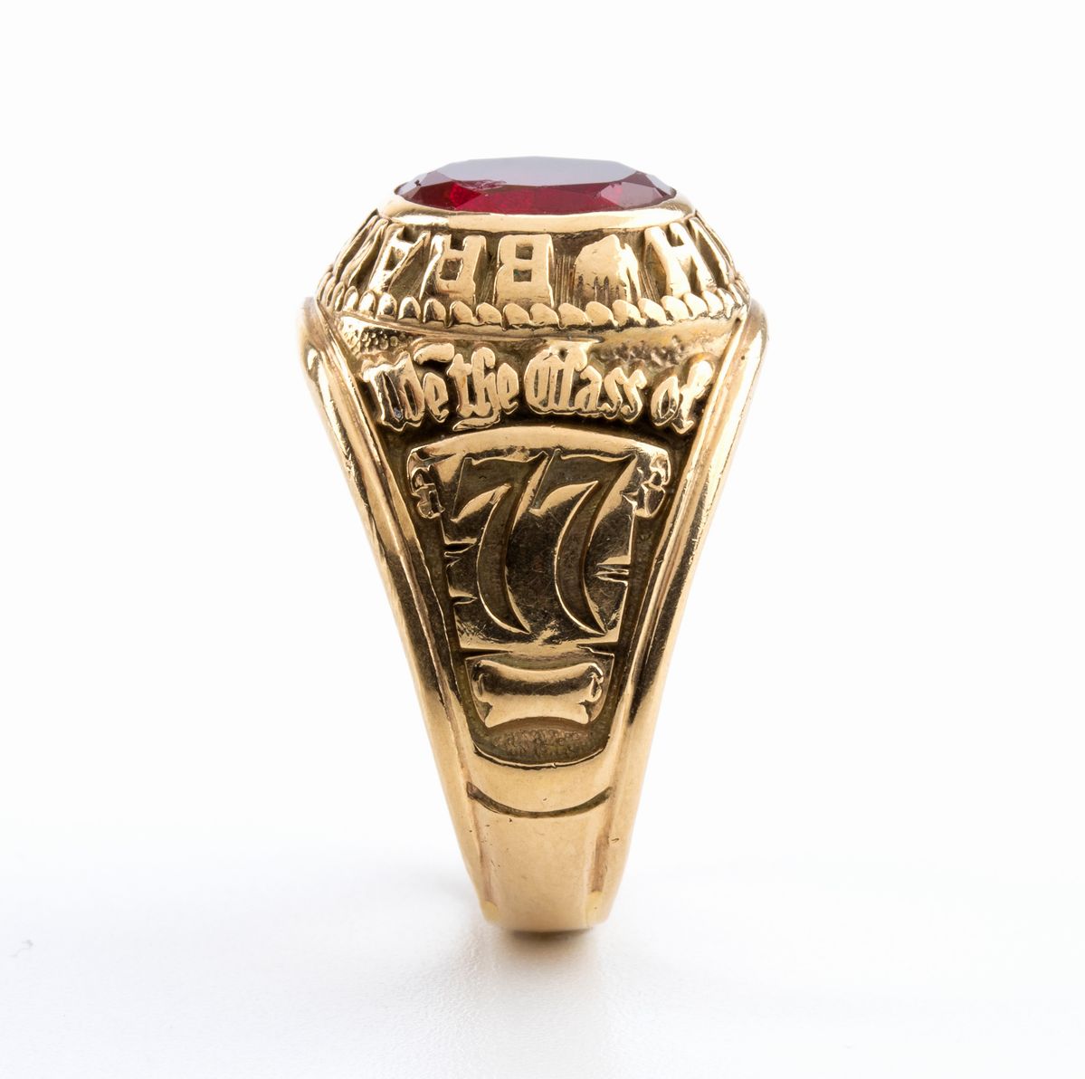 Anello in Oro con Pietra Rossa