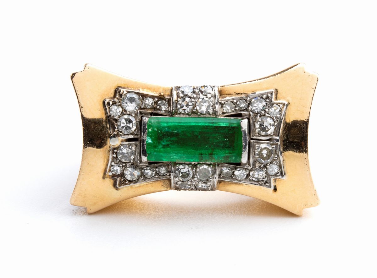 Anello in Oro Giallo con Smeraldo e Diamanti - Anni '40
