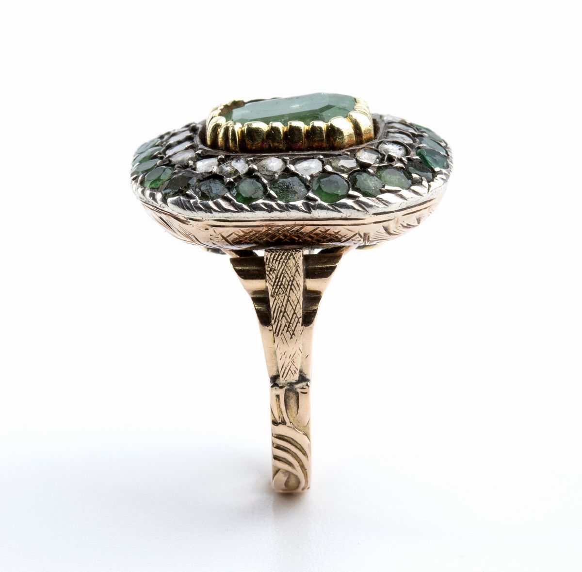 Anello in Oro ed Argento con Diamanti e Smeraldi